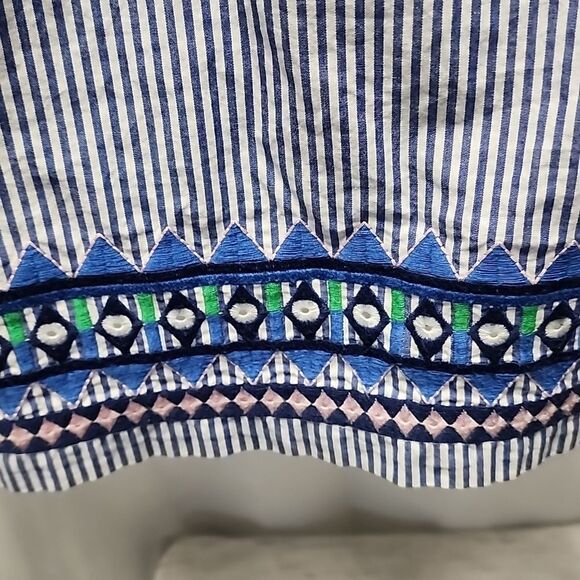 Vineyard Vines Geo Prep Embroidered Open Neck Top in Marlin size XXS - Picture 6 of 7